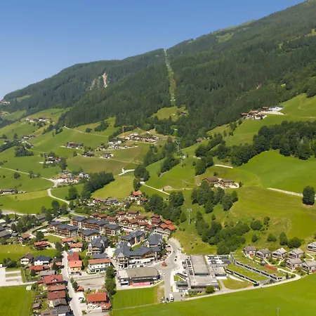 Dom wakacyjny Smaragdresort 3.2 Happy Alps Bramberg am Wildkogel